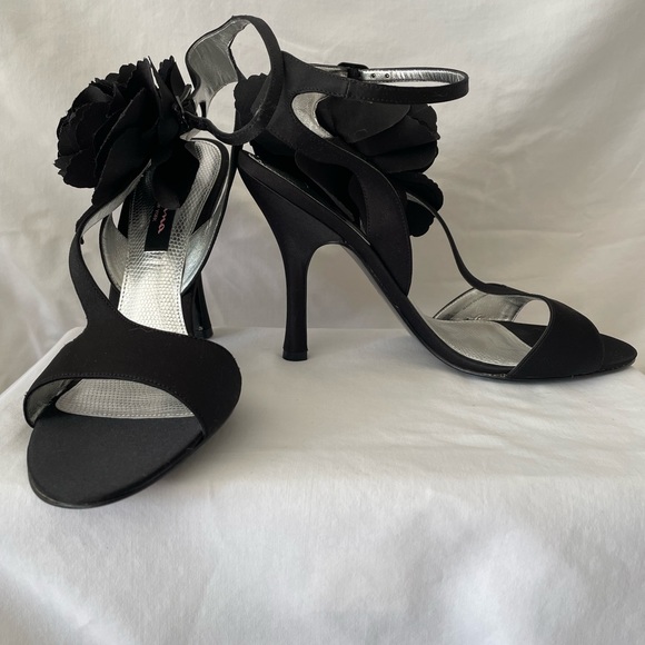 Nina Shoes - Never worn. Size 10, Black Nina New York sandal